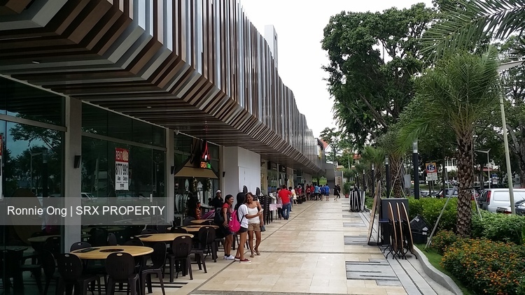 East Village (D16), Retail #375082471